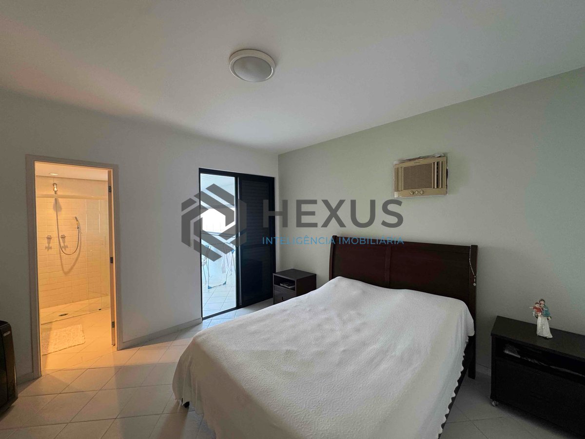 Foto 16 de Apartamento frente mar com varanda gourmet e lazer na Praia das Pitangueiras, Guaruja