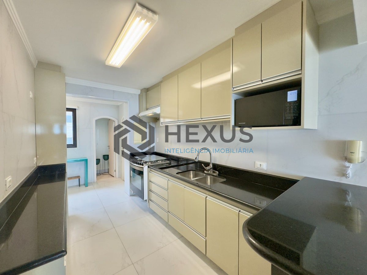 Foto 30 de Apartamento reformado frente mar com varanda vista mar na Praia das Asturias, Guaruja