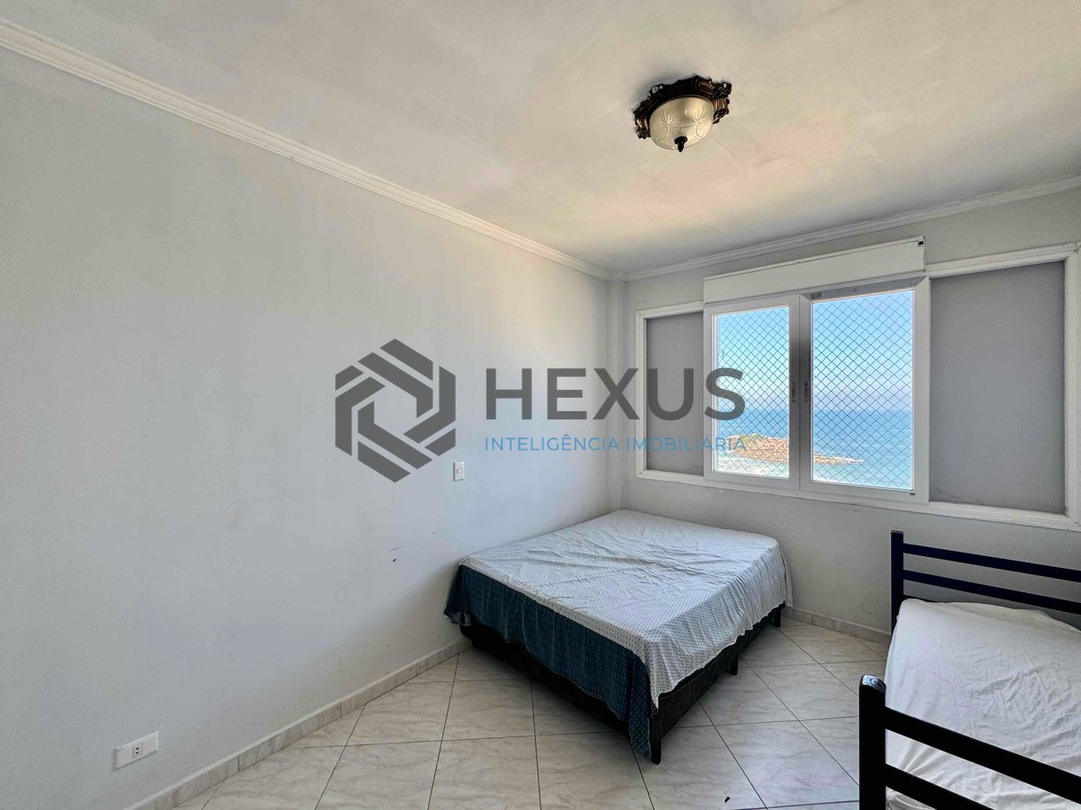Foto 17 de Apartamento frente mar com varanda e vista mar na Praia das Pitangueiras, Guaruja