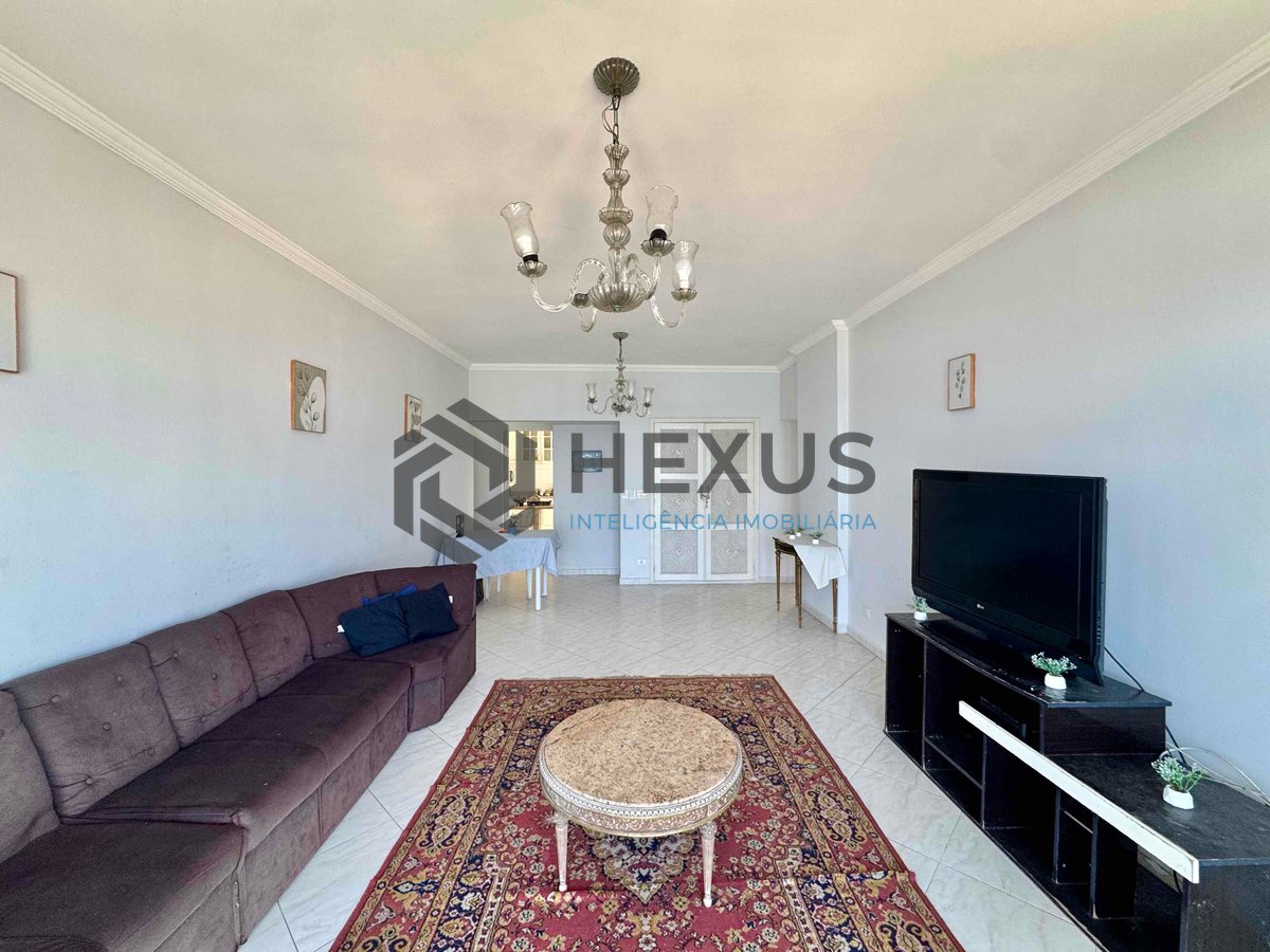 Foto 4 de Apartamento frente mar com varanda e vista mar na Praia das Pitangueiras, Guaruja