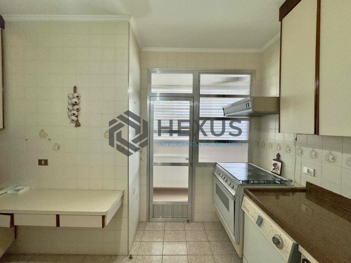Foto 40 de Apartamento frente mar com varanda e vista na Praia das Pitangueiras, Guaruja