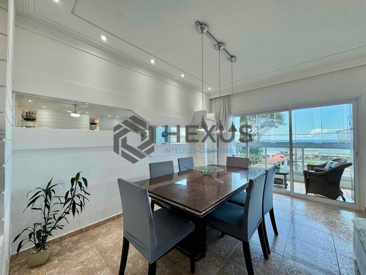 Foto 4 de Apartamento frente mar com varanda e vista mar na Praia das Pitangueiras, Guaruja
