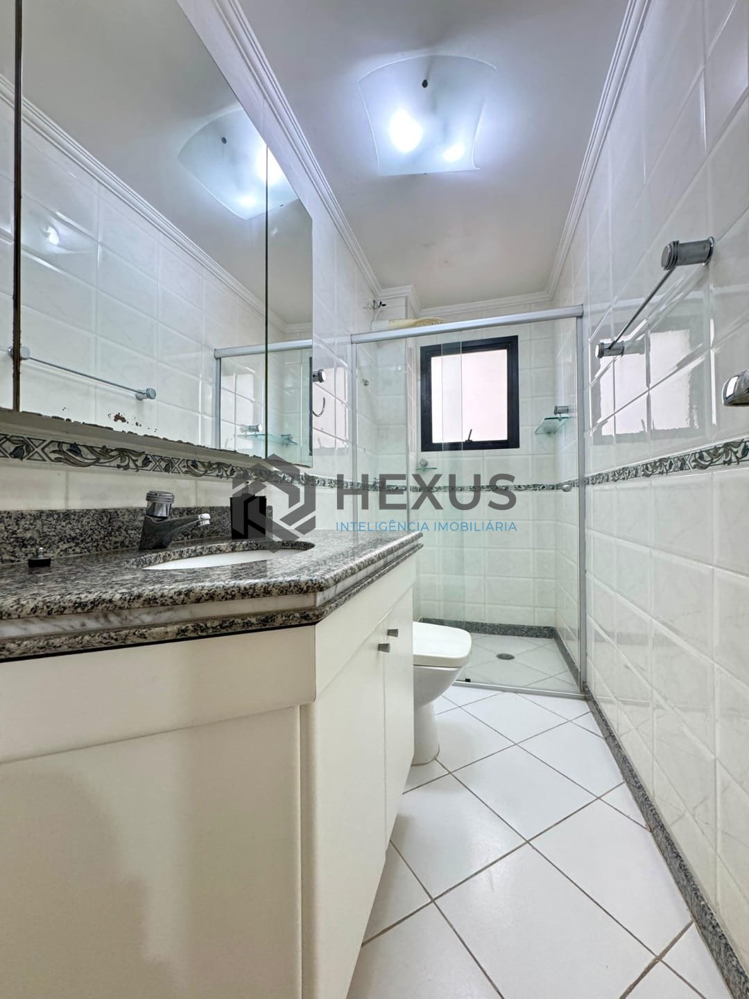 Foto 19 de Apartamento à venda, Jardim Astúrias, Guarujá, SP