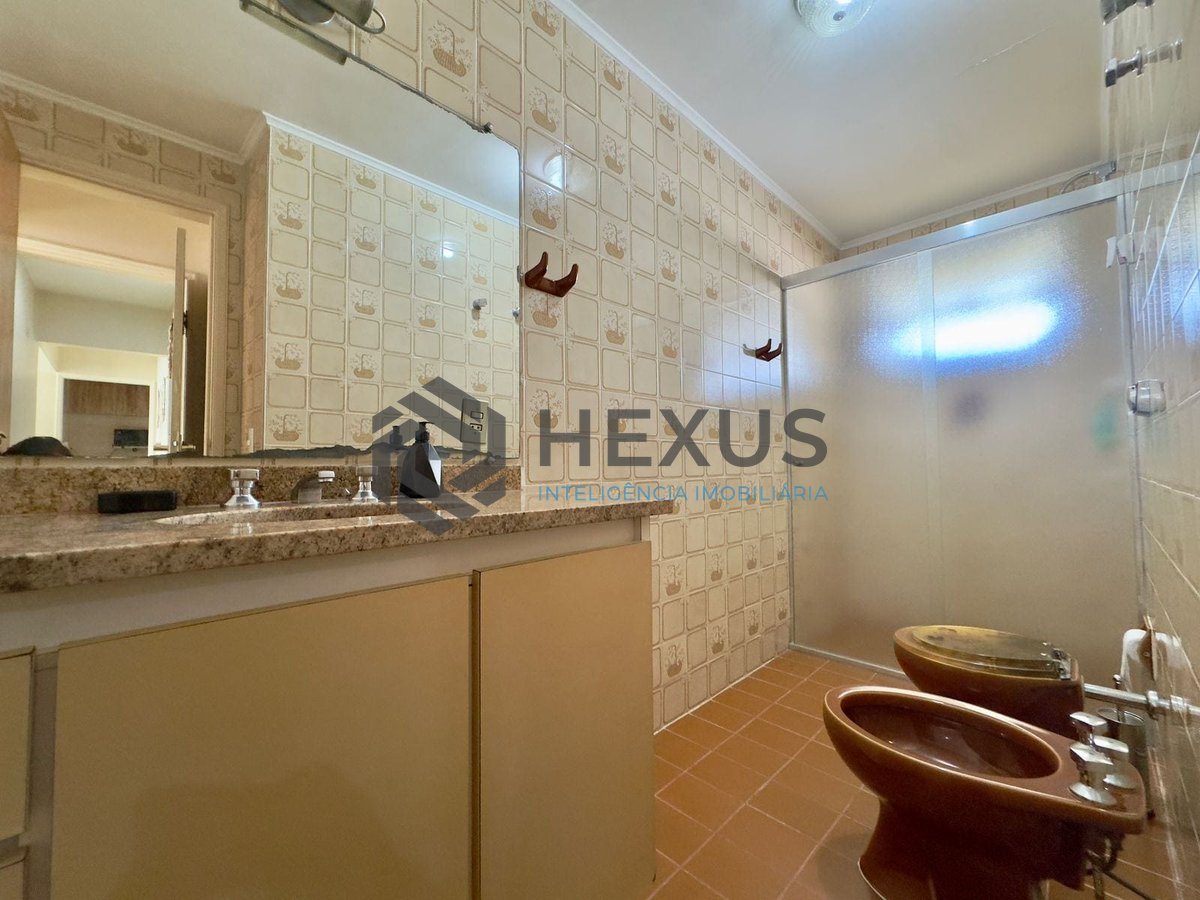 Foto 14 de Apartamento à venda na Praia das Pitangueiras com 3 Quartos ( 1 Suíte ) e 2 Vagas.