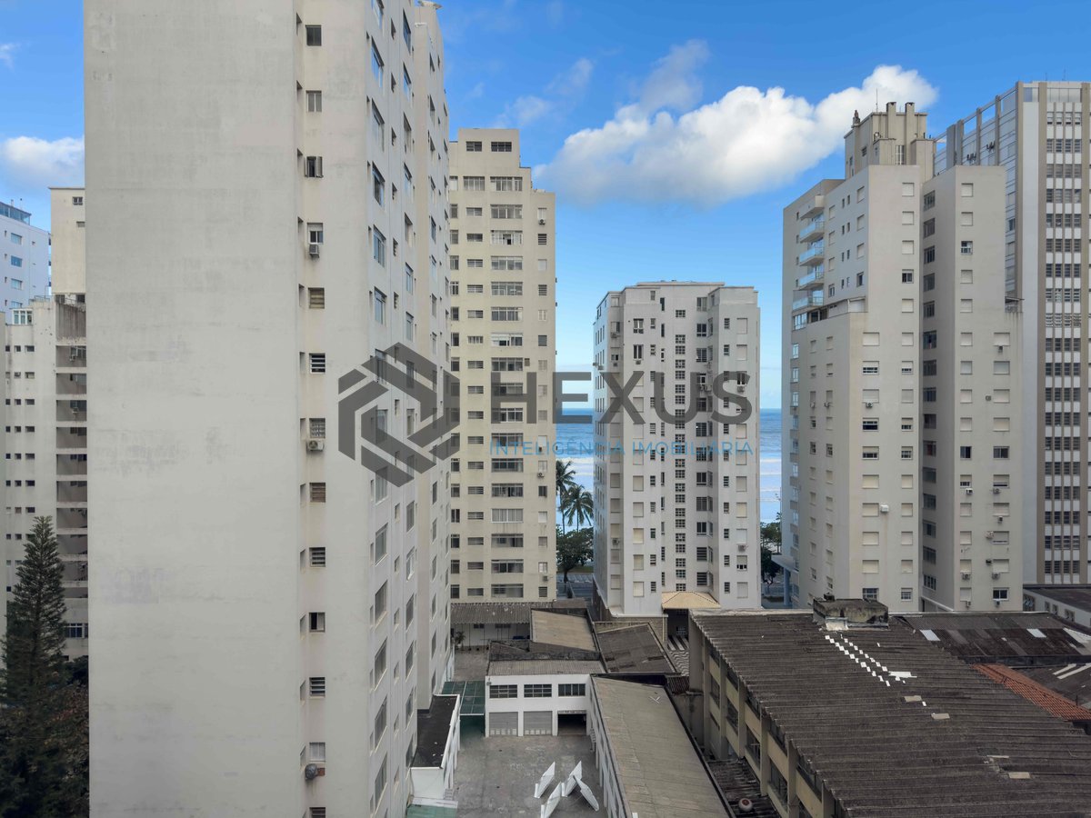 Foto 9 de Apartamento com varanda e vista mar a uma quadra da Praia das Pitangueiras de 3 quartos, 1 vaga, Guarujá-SP.