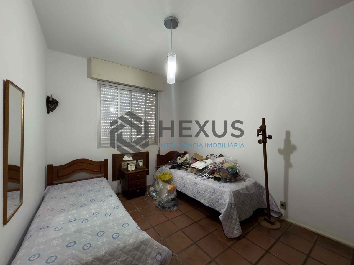 Foto 12 de Apartamento com varanda a uma quadra da Praia das Pitangueiras, Guaruja