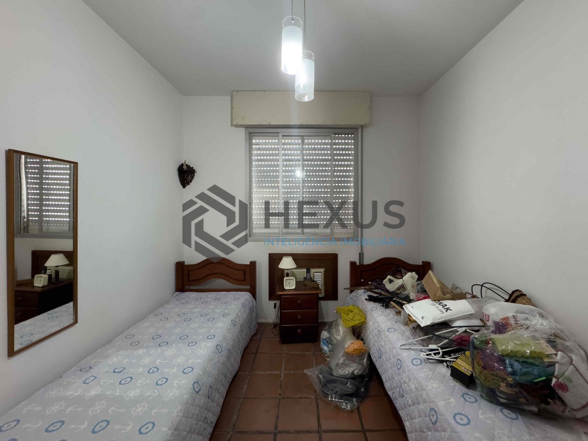 Foto 13 de Apartamento com varanda a uma quadra da Praia das Pitangueiras, Guaruja