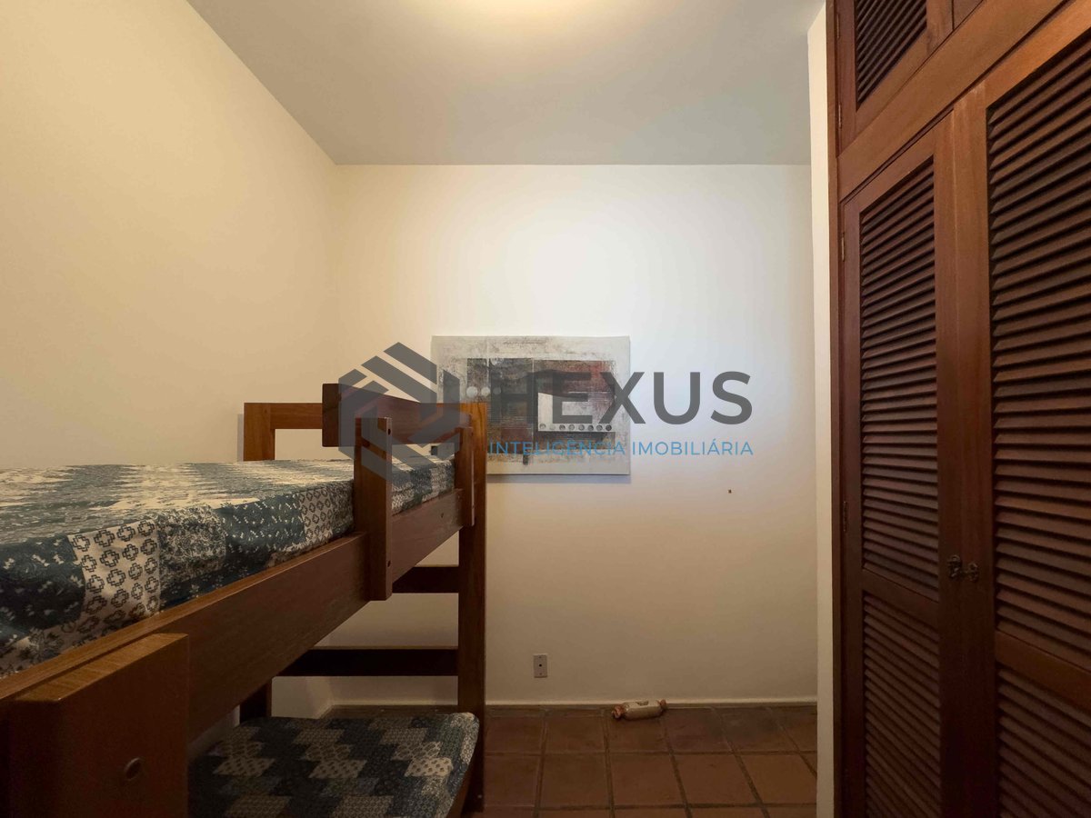 Foto 16 de Apartamento com varanda a uma quadra da Praia das Pitangueiras, Guaruja