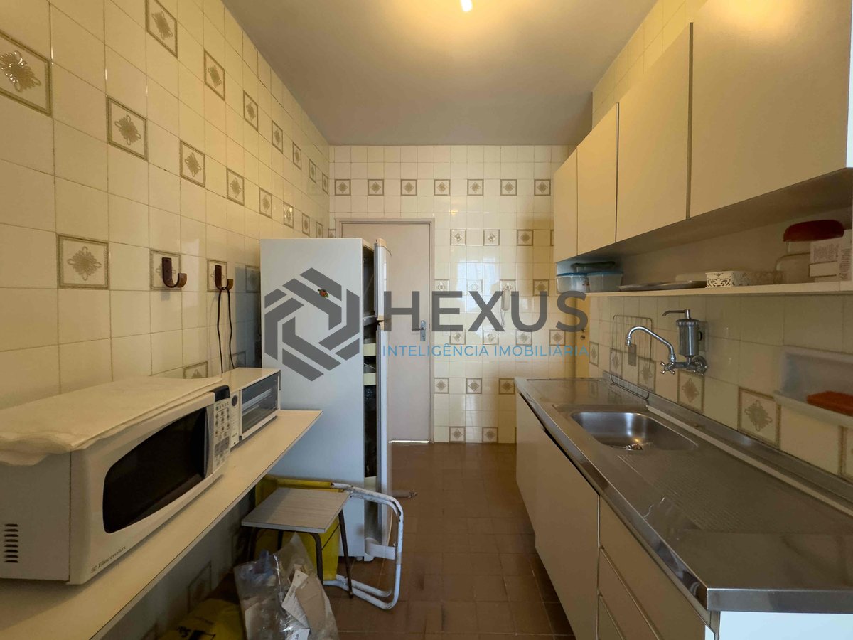 Foto 20 de Apartamento com varanda a uma quadra da Praia das Pitangueiras, Guaruja