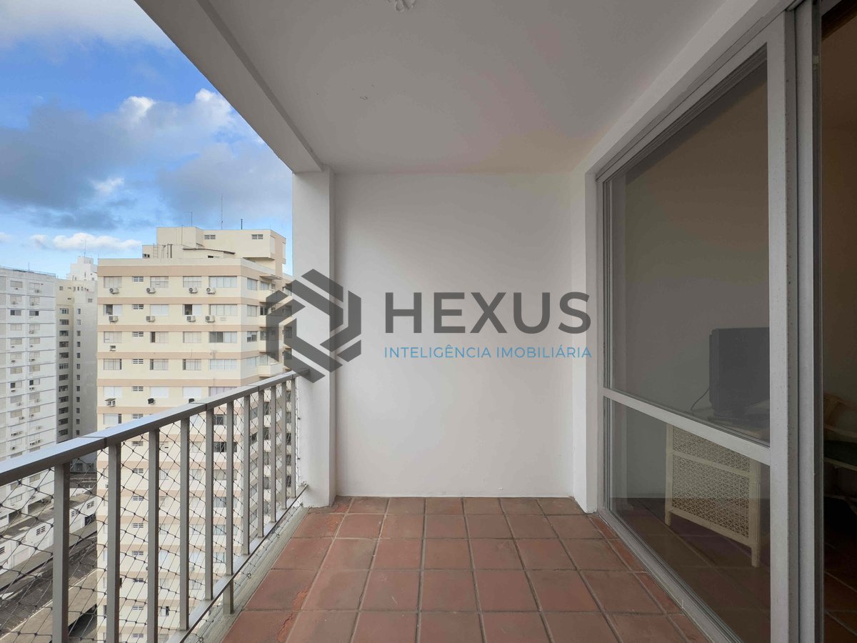 Foto 6 de Apartamento com varanda a uma quadra da Praia das Pitangueiras, Guaruja