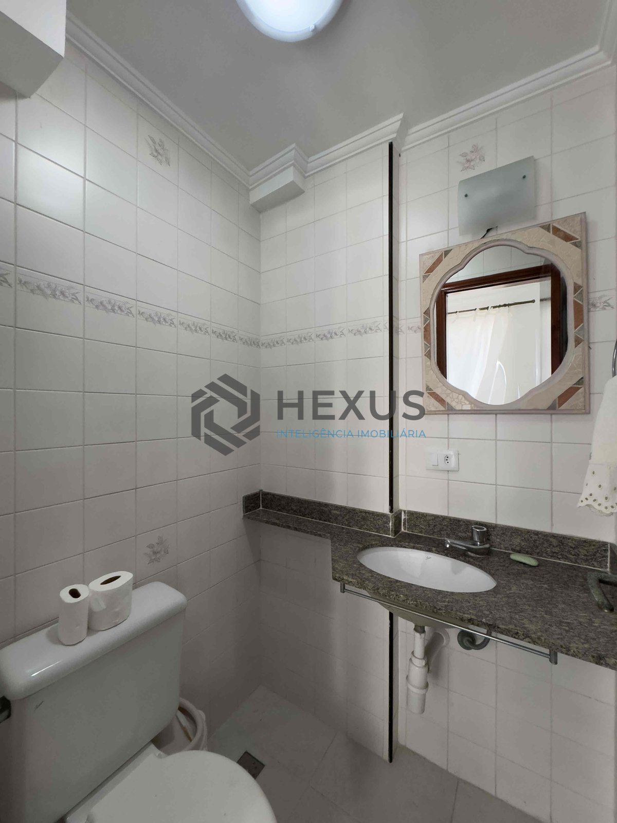 Foto 27 de Apartamento com varanda, vista mar, 2 quadras da Praia das Pitangueiras, Guaruja | Hexus Inteligência Imobiliária