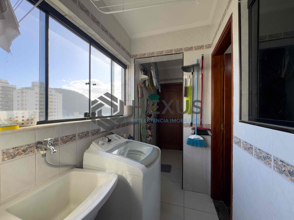 Foto 31 de Apartamento com varanda, vista mar, 2 quadras da Praia das Pitangueiras, Guaruja | Hexus Inteligência Imobiliária