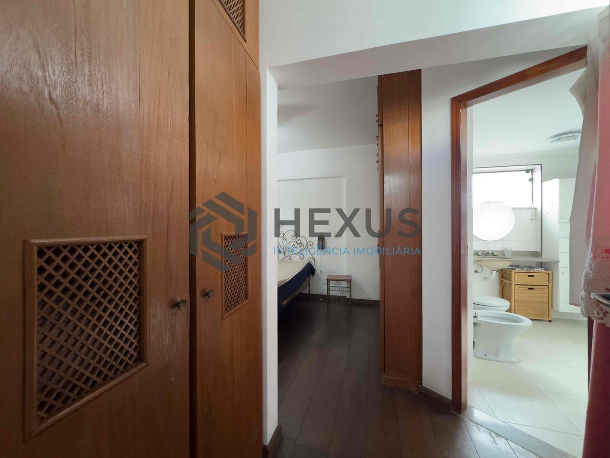 Foto 10 de Apartamento com varanda, vista mar, 2 quadras da Praia das Pitangueiras, Guaruja | Hexus Inteligência Imobiliária