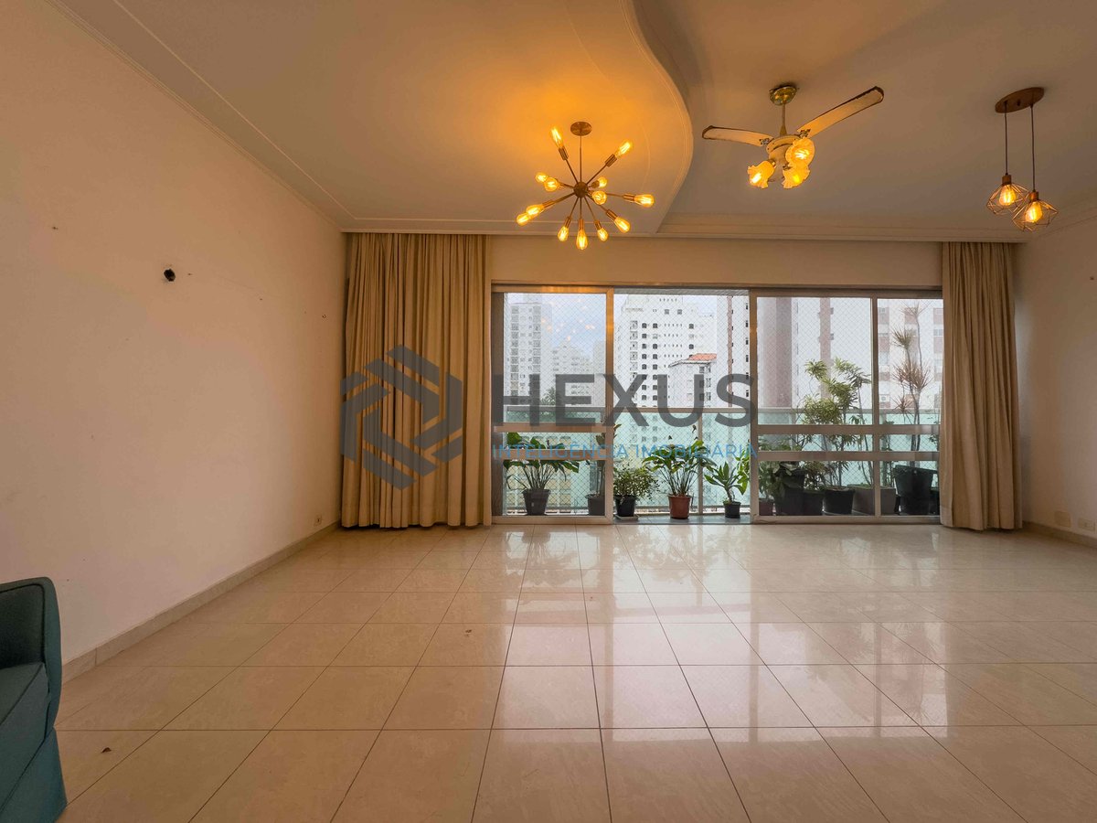Foto 4 de Apartamento com varanda e vista mar na beira mar da Praia das Pitangueiras, Guaruja