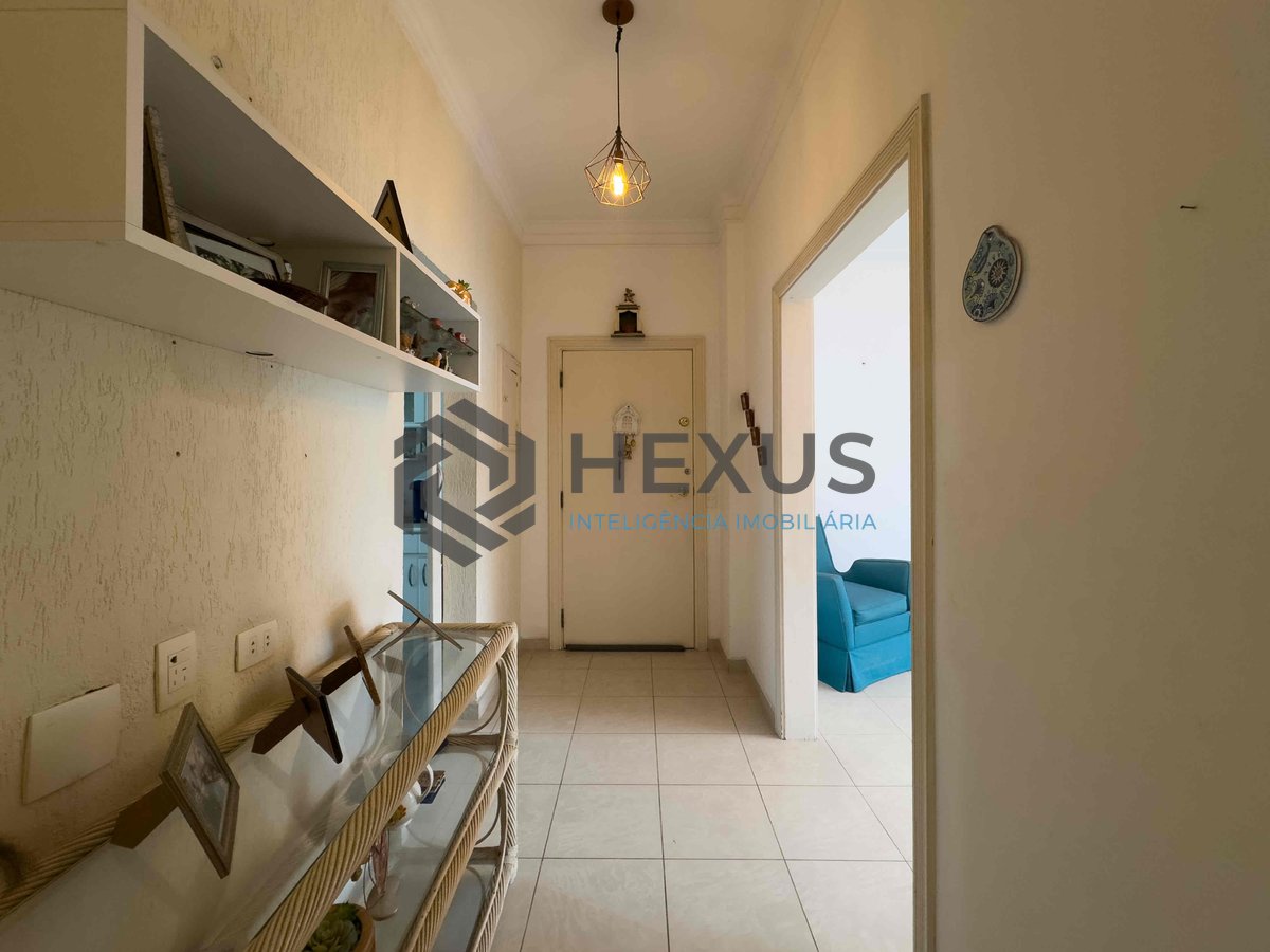 Foto 6 de Apartamento com varanda e vista mar na beira mar da Praia das Pitangueiras, Guaruja