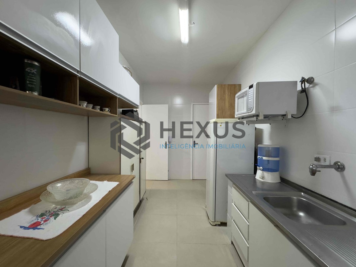 Foto 16 de Apartamento na Praia das Pitangueiras de 2 quartos com 1 vaga, Guarujá-SP.