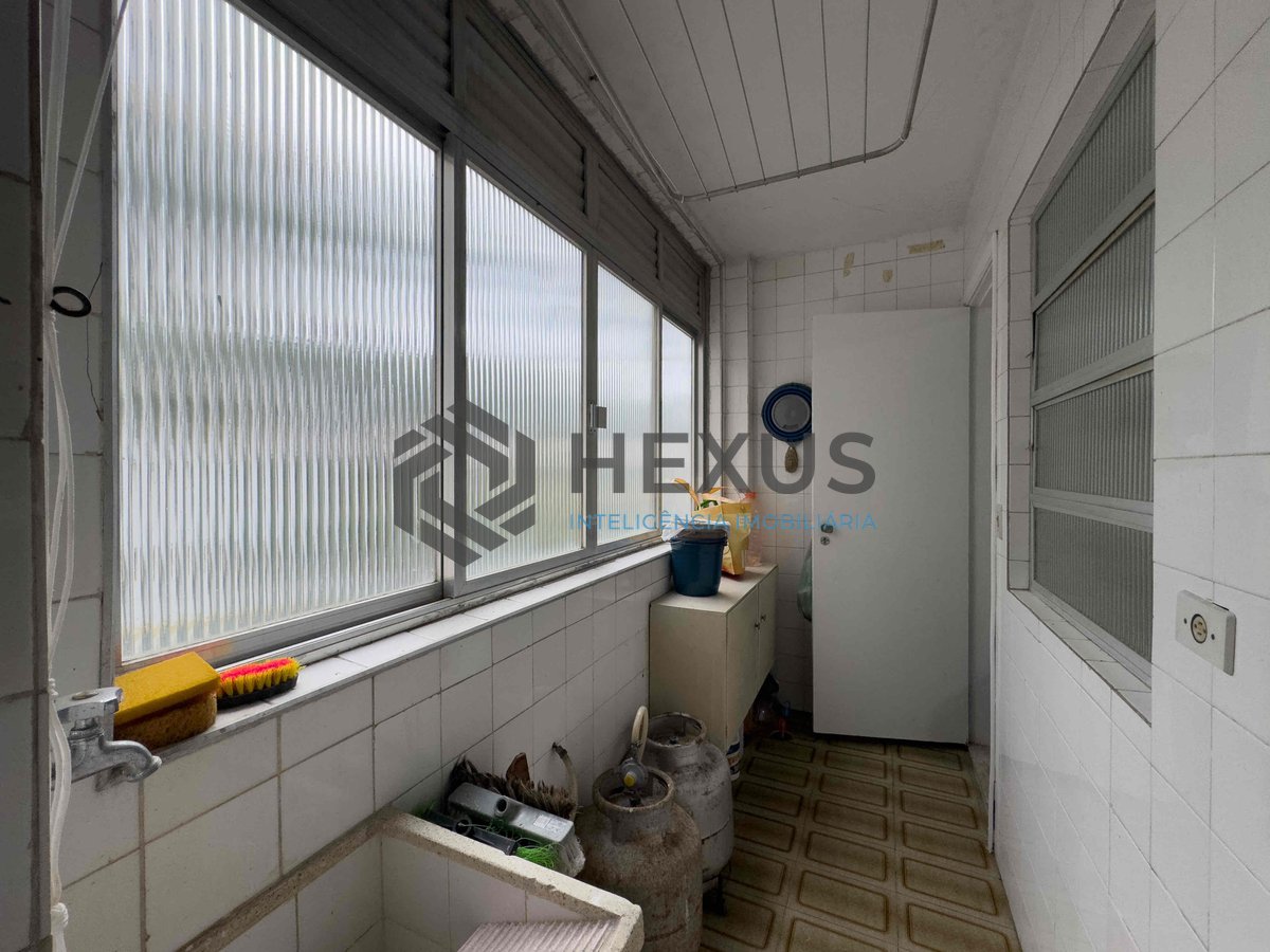 Foto 18 de Apartamento na Praia das Pitangueiras de 2 quartos com 1 vaga, Guarujá-SP.