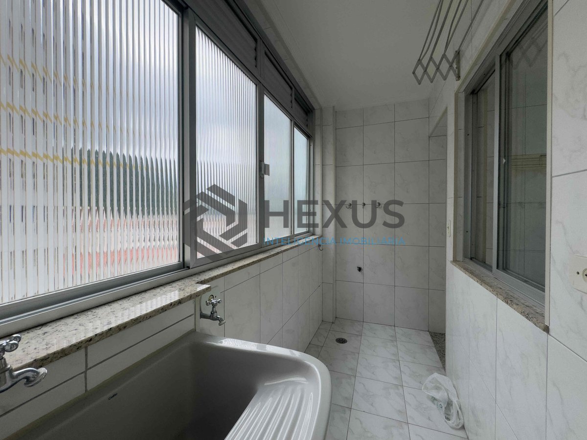 Foto 18 de Apartamento na Praia das Pitangueiras à venda de 2 quartos com 1 vaga, Guarujá-SP