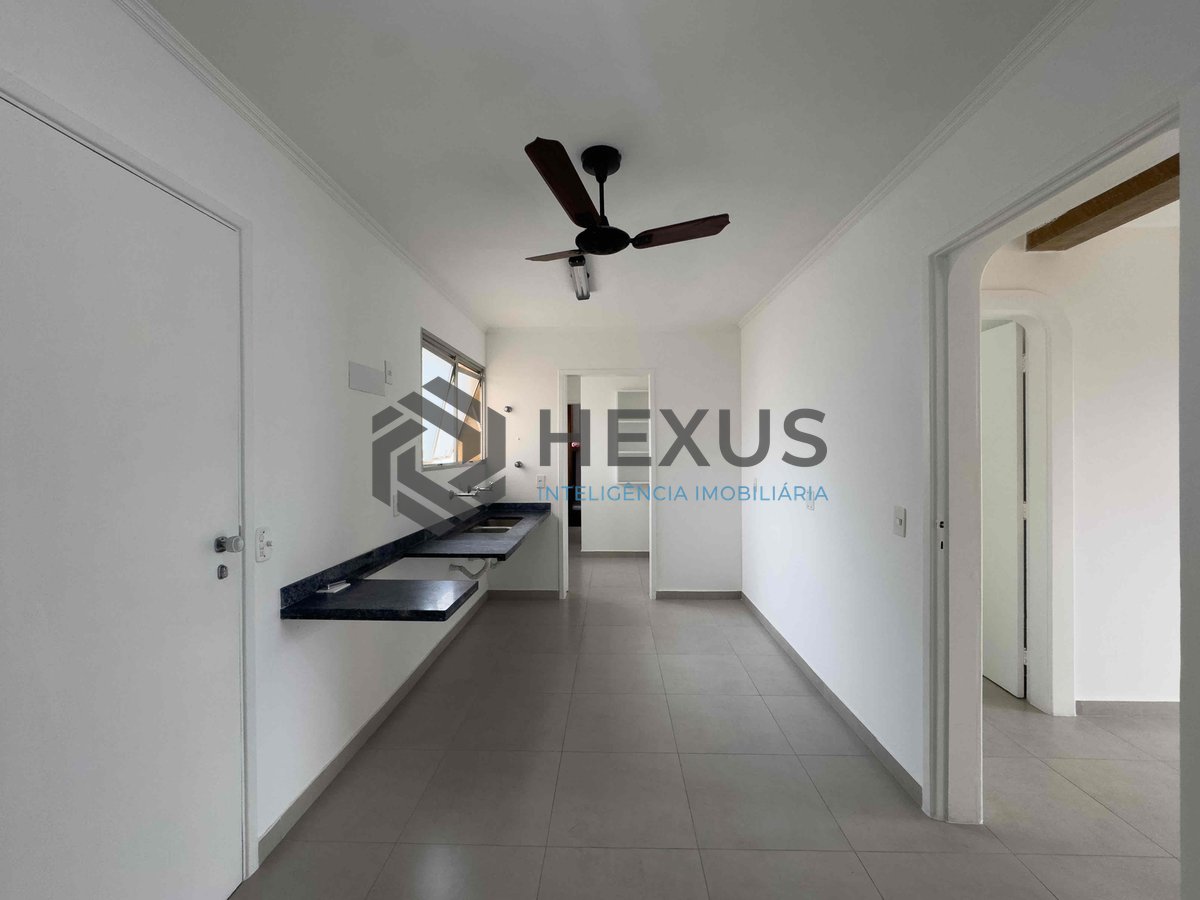 Foto 9 de Apartamento com varanda e vista livre a uma quadra da Praia das Pitangueiras de 3 quartos (1 suíte), 1 vaga, Guarujá-SP.
