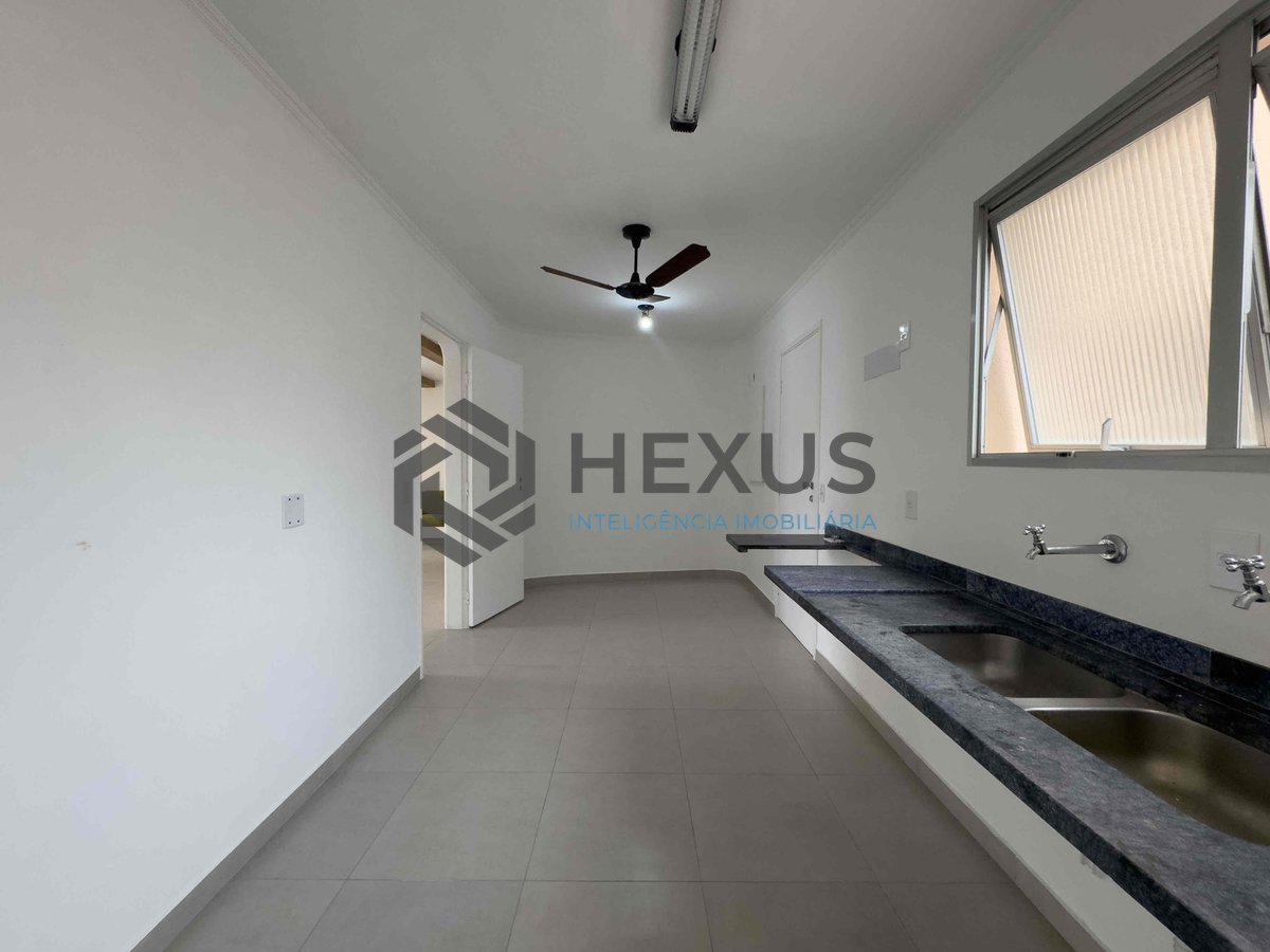 Foto 10 de Apartamento com varanda e vista livre a uma quadra da Praia das Pitangueiras de 3 quartos (1 suíte), 1 vaga, Guarujá-SP.