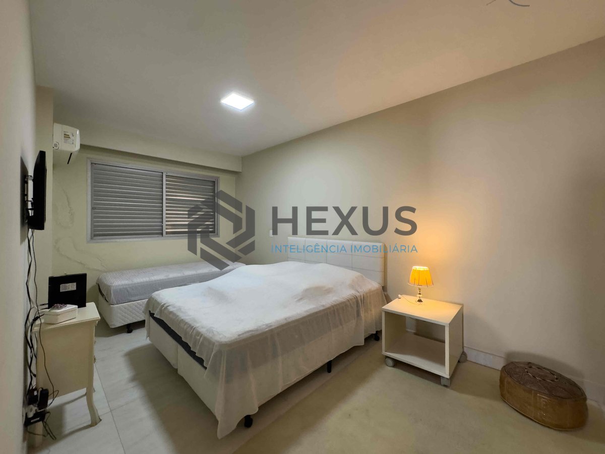 Foto 18 de Apartamento com varanda e vista mar a uma quadra da Praia das Pitangueiras de 3 quartos (1 suíte), 2 vagas, Guarujá-SP