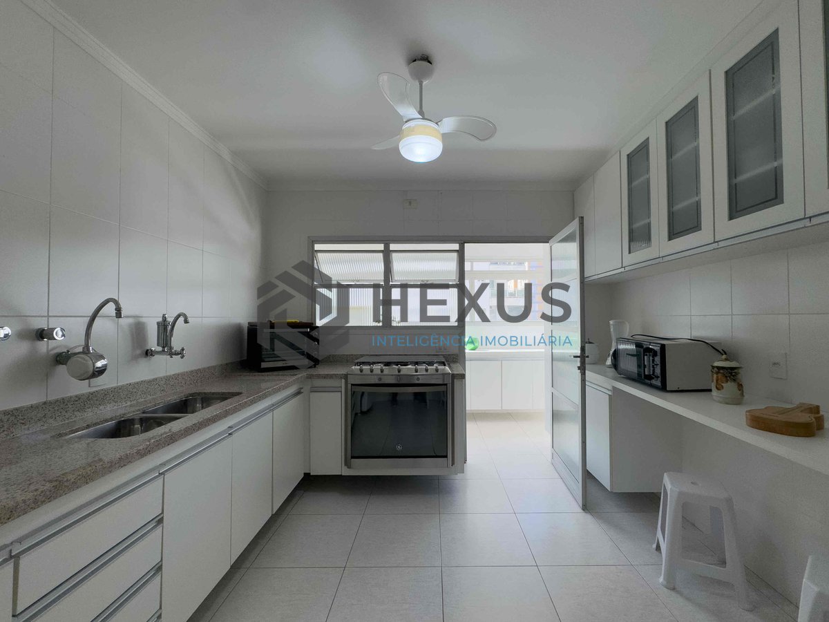 Foto 30 de Apartamento com varanda e vista mar a uma quadra da Praia das Pitangueiras de 3 quartos (1 suíte), 2 vagas, Guarujá-SP