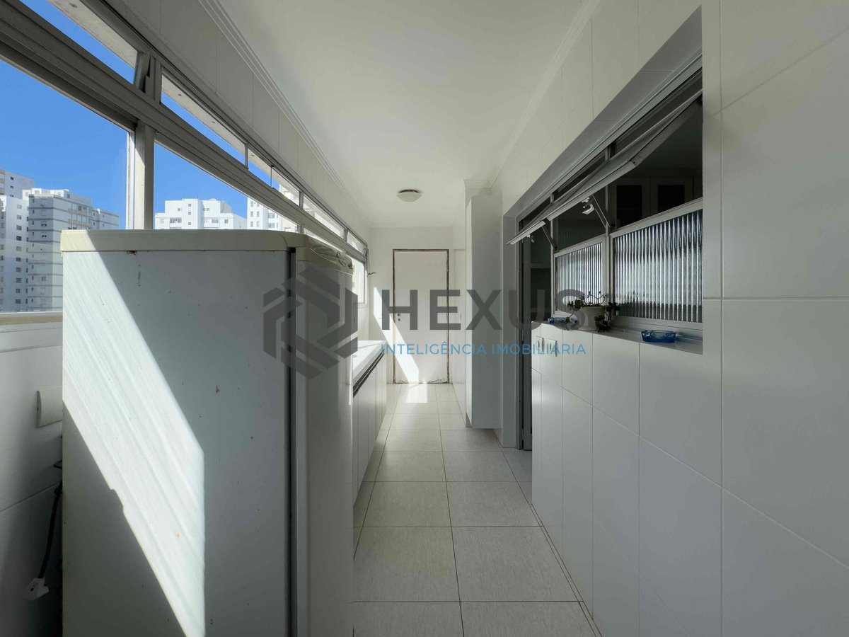 Foto 33 de Apartamento com varanda e vista mar a uma quadra da Praia das Pitangueiras de 3 quartos (1 suíte), 2 vagas, Guarujá-SP