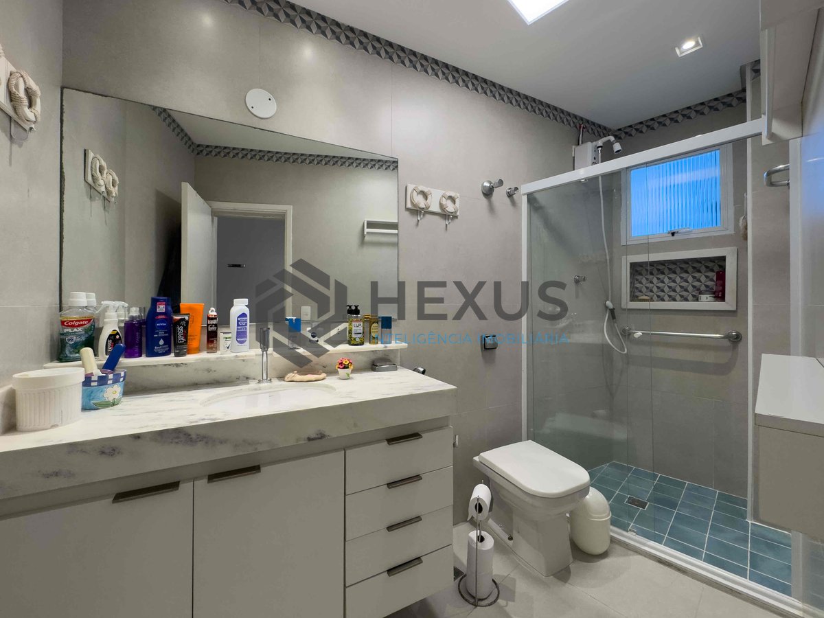 Foto 14 de Apartamento reformado com varanda na beira mar da Praia das Asturias, Guaruja