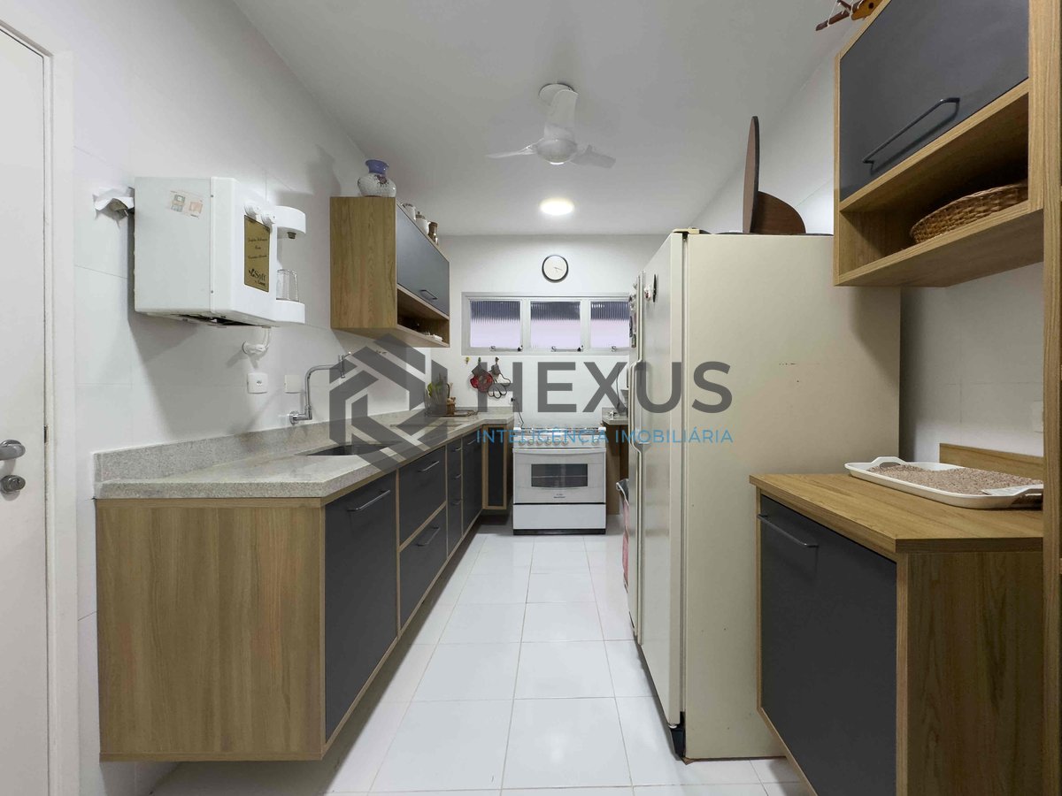 Foto 19 de Apartamento reformado com varanda na beira mar da Praia das Asturias, Guaruja