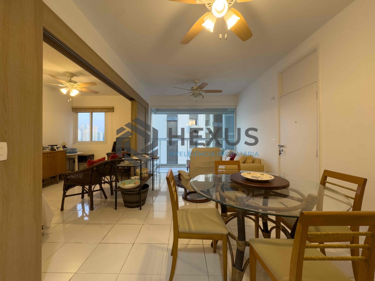 Foto 3 de Apartamento reformado com varanda na beira mar da Praia das Asturias, Guaruja