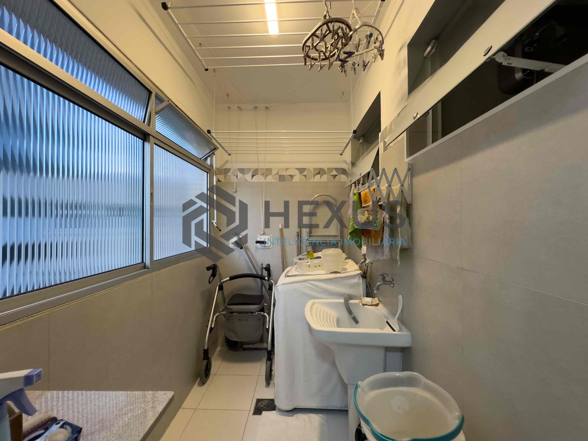 Foto 22 de Apartamento reformado com varanda na beira mar da Praia das Asturias, Guaruja
