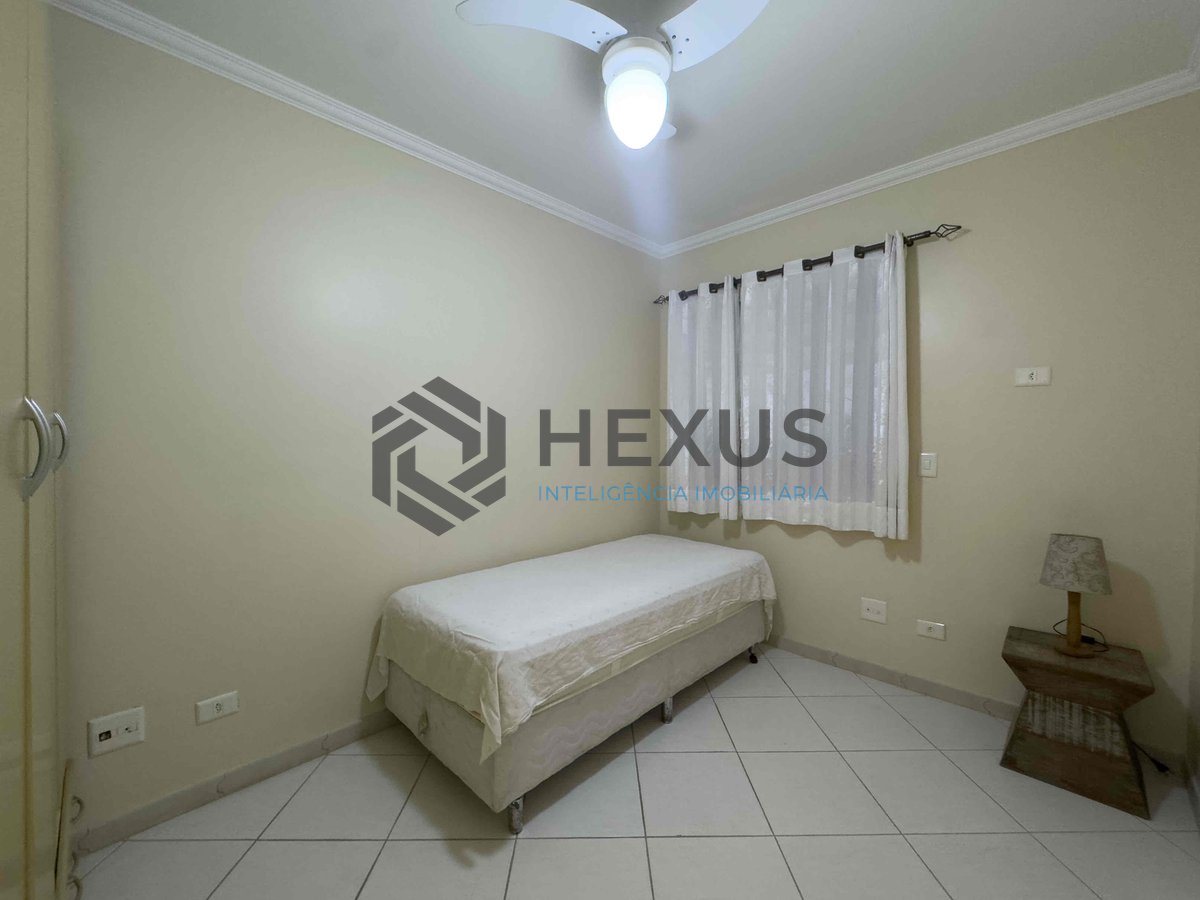 Foto 11 de Apartamento com varanda e vista mar em prédio com lazer a uma quadra da Praia das Pitangueiras, Guaruja