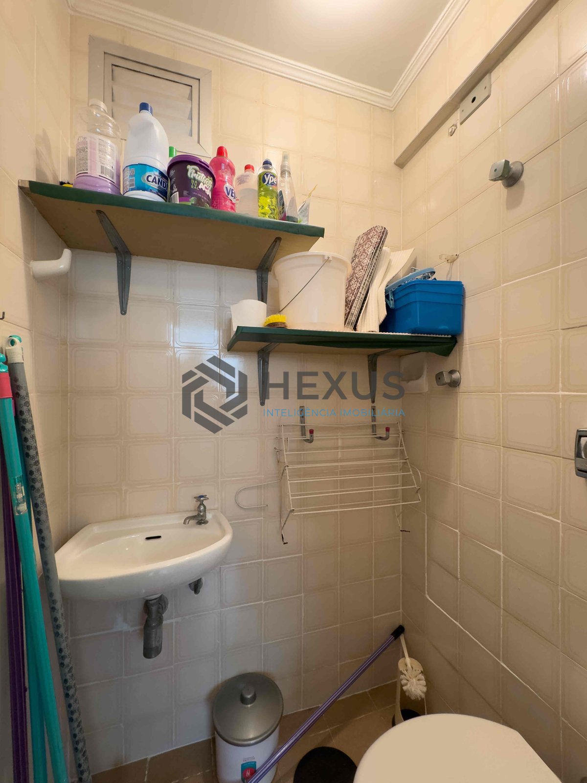 Foto 14 de Apartamento mobiliado a uma quadra da Praia das Pitangueiras, Guaruja