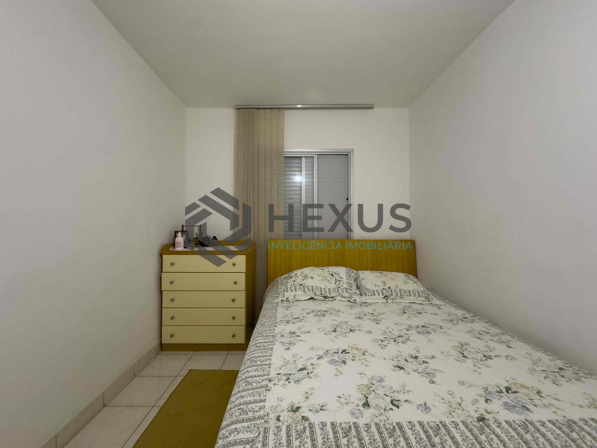 Foto 7 de Apartamento com despesas baixas a duas quadras da Praia das Pitangueiras de 2 quartos com 1 vaga, Guarujá-SP