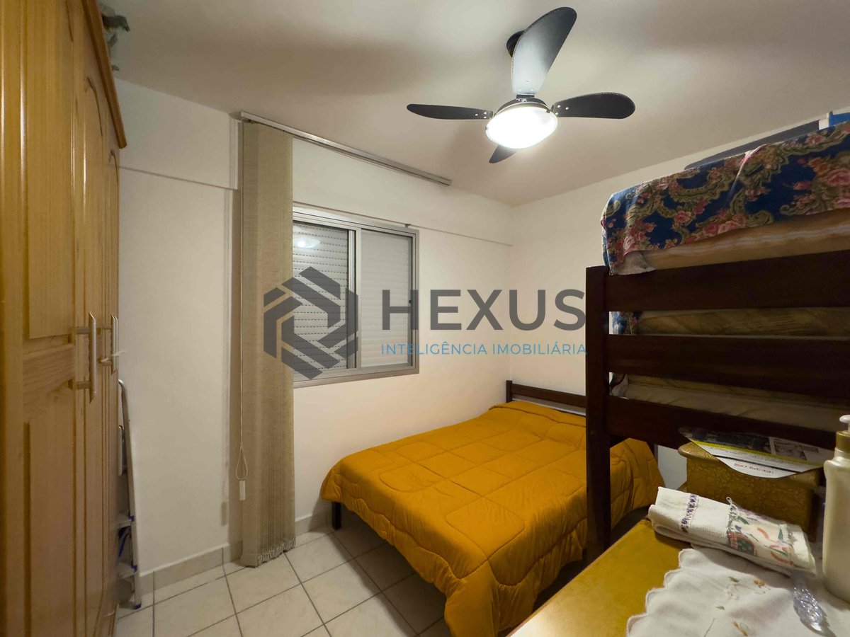 Foto 9 de Apartamento com despesas baixas a duas quadras da Praia das Pitangueiras de 2 quartos com 1 vaga, Guarujá-SP