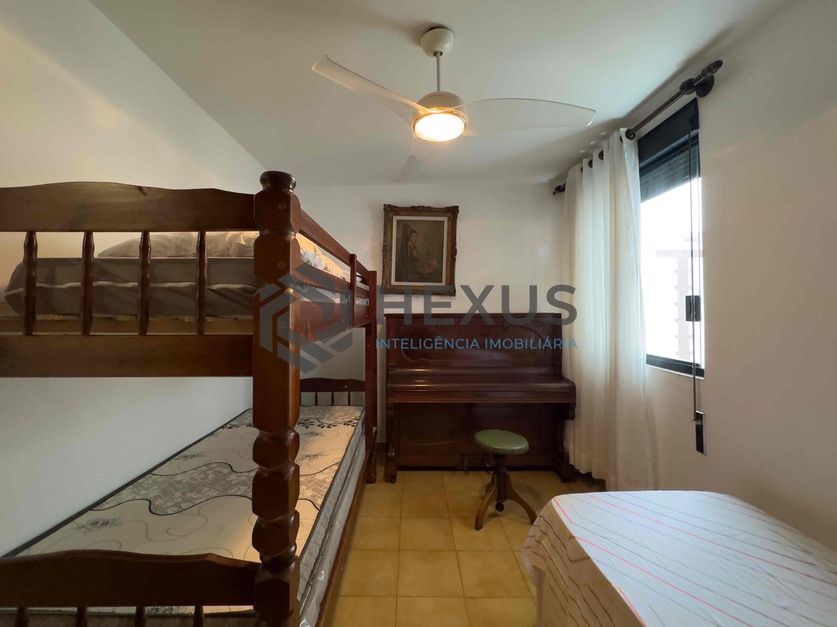 Foto 18 de Apartamento com varanda, vista mar e lazer na quadra-mar da Praia das Pitangueiras, Guaruja