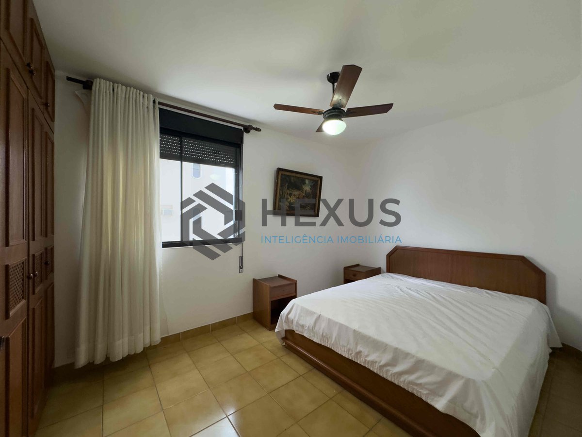 Foto 20 de Apartamento com varanda, vista mar e lazer na quadra-mar da Praia das Pitangueiras, Guaruja