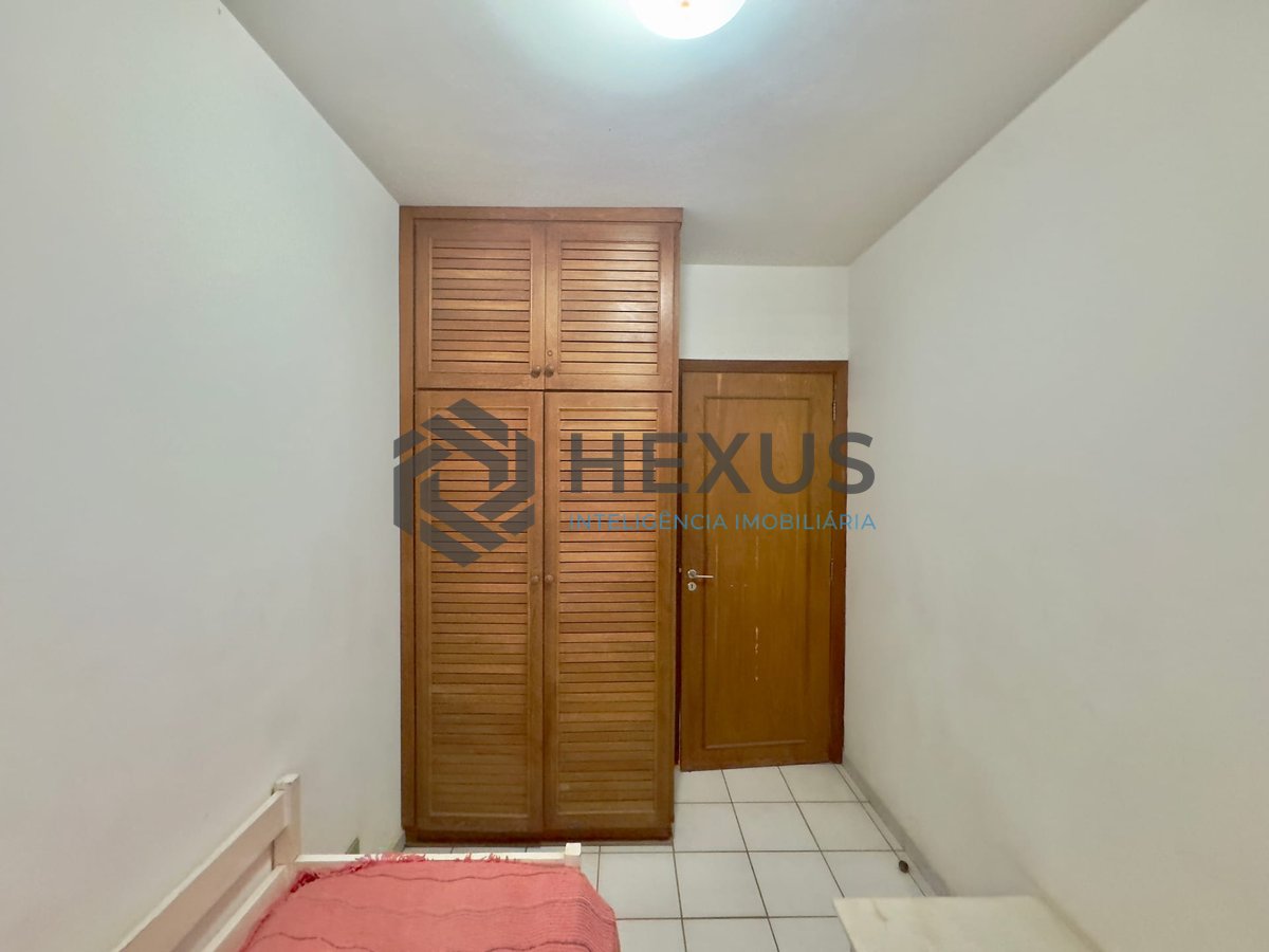 Foto 18 de Apartamento com varanda vista mar e lazer na beira mar da Praia das Pitangueiras, Guaruja