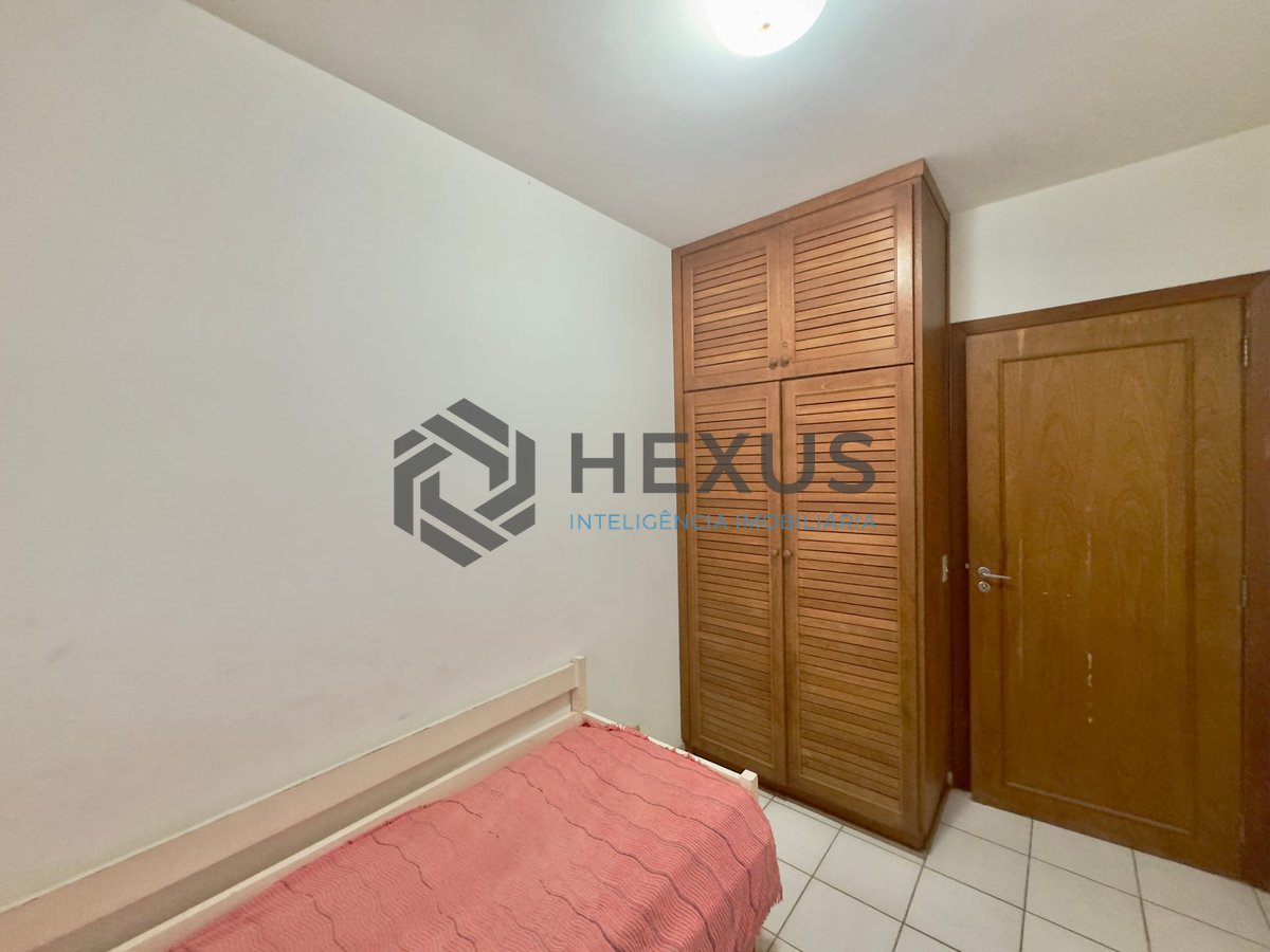 Foto 19 de Apartamento com varanda vista mar e lazer na beira mar da Praia das Pitangueiras, Guaruja