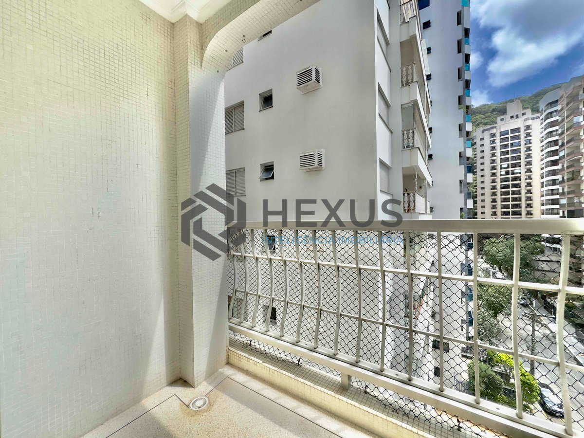 Foto 17 de Apartamento com varanda na Praia das Pitangueiras, Guaruja