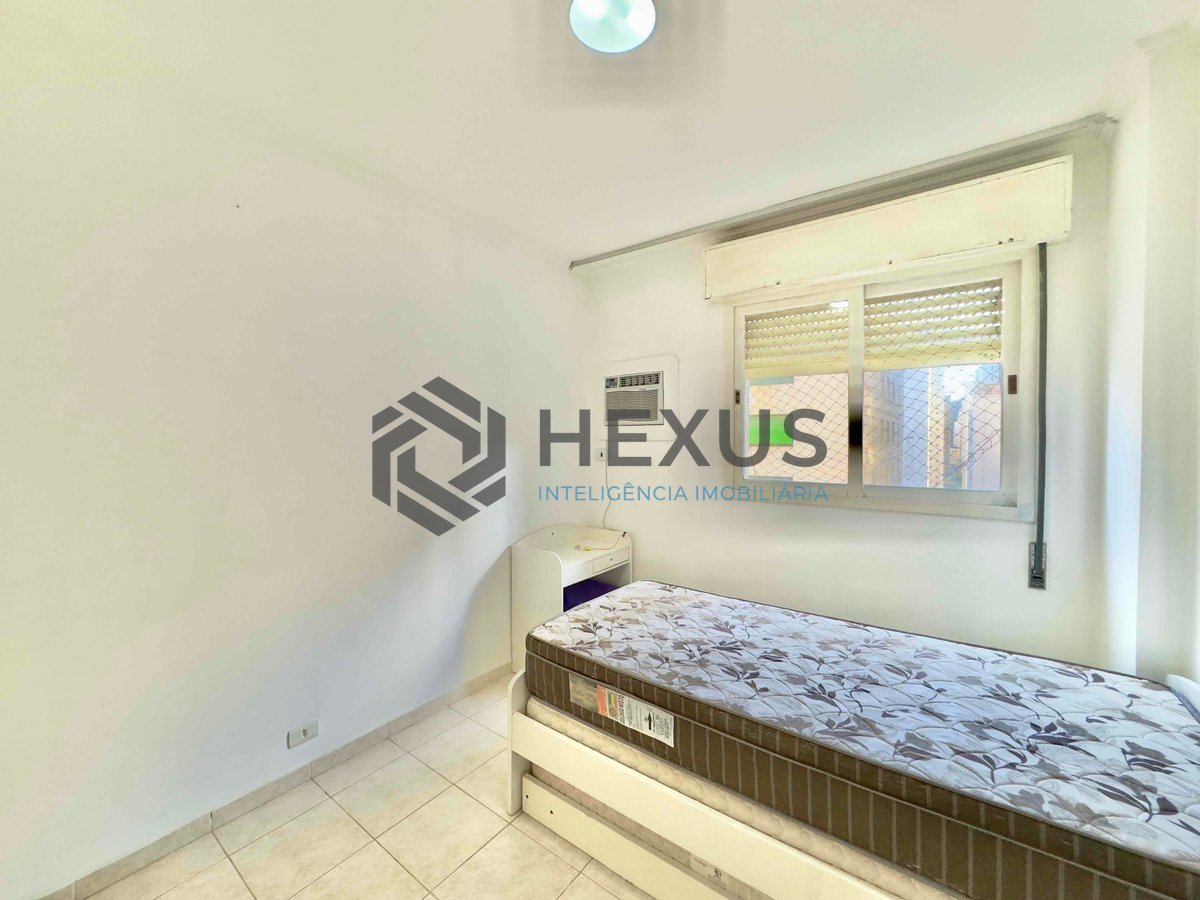 Foto 14 de Apartamento com varanda e vista mar na quadra-mar da Praia das Pitangueiras, Guaruja