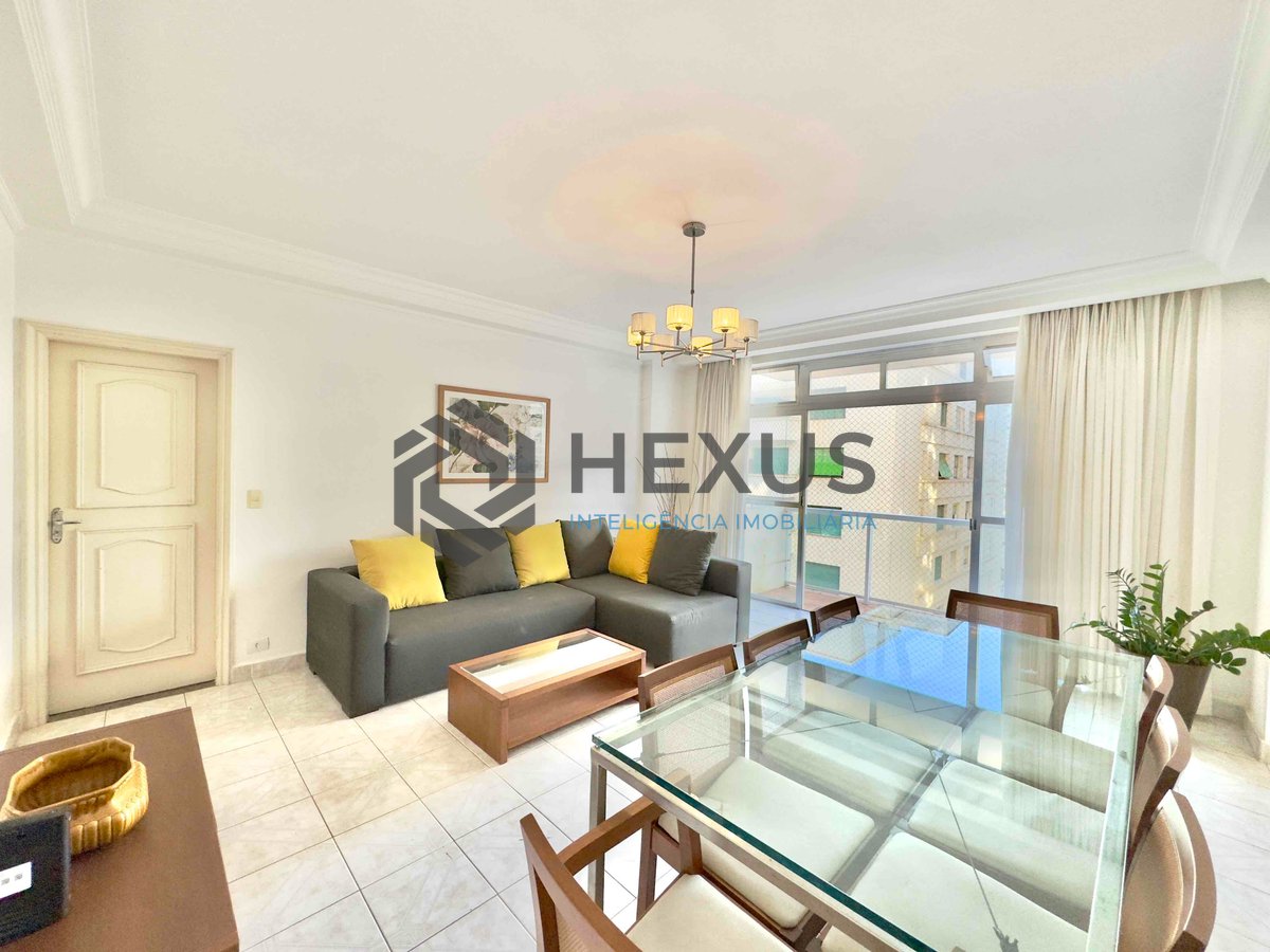 Foto 3 de Apartamento com varanda e vista mar na quadra-mar da Praia das Pitangueiras, Guaruja
