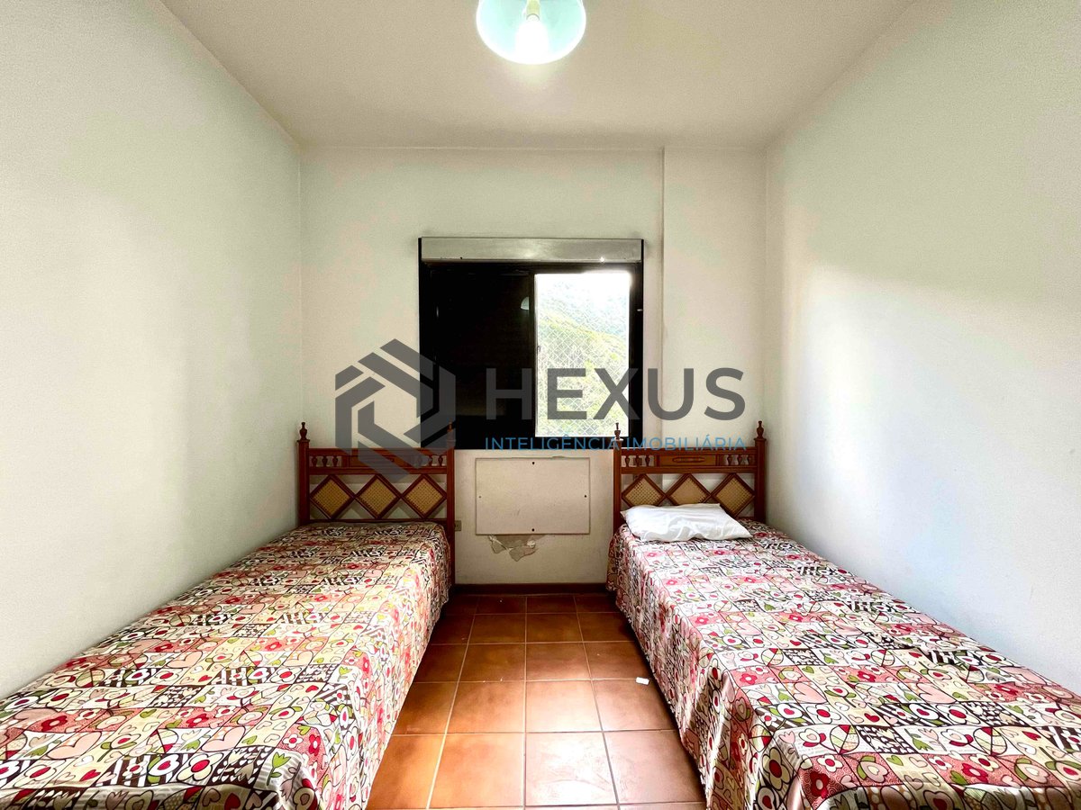 Foto 12 de Apartamento com varanda e vista mar na beira mar da Praia das Pitangueiras, Guaruja