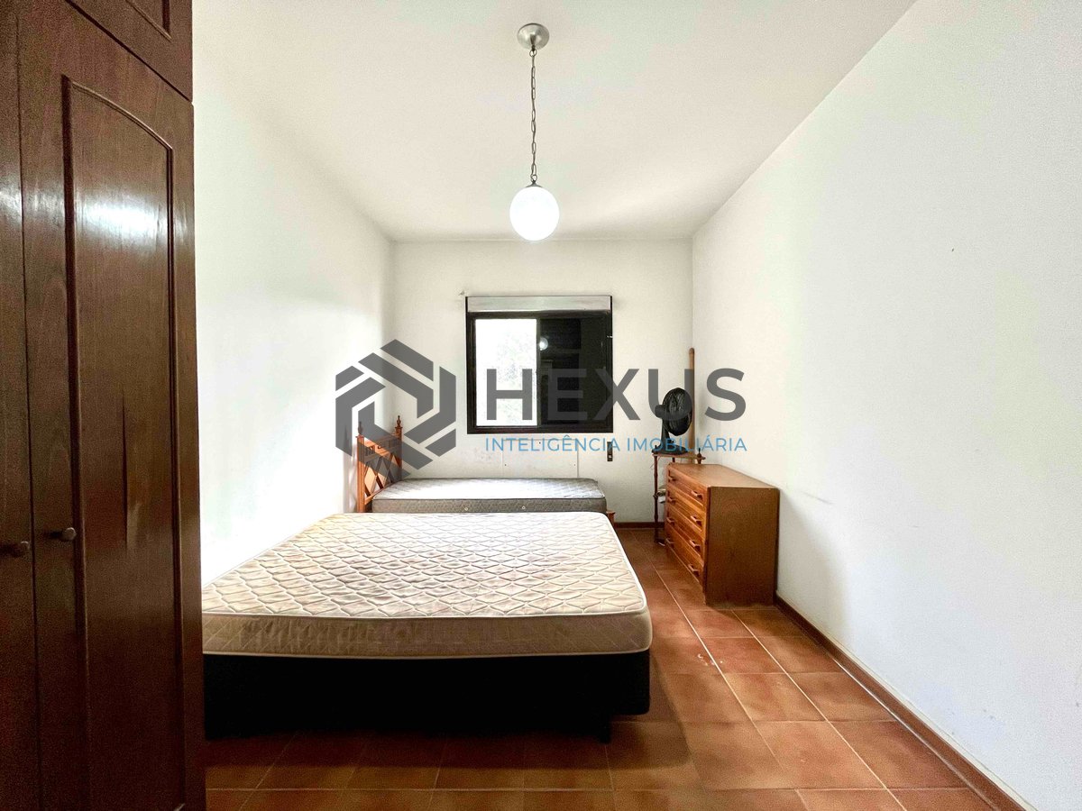 Foto 15 de Apartamento com varanda e vista mar na beira mar da Praia das Pitangueiras, Guaruja