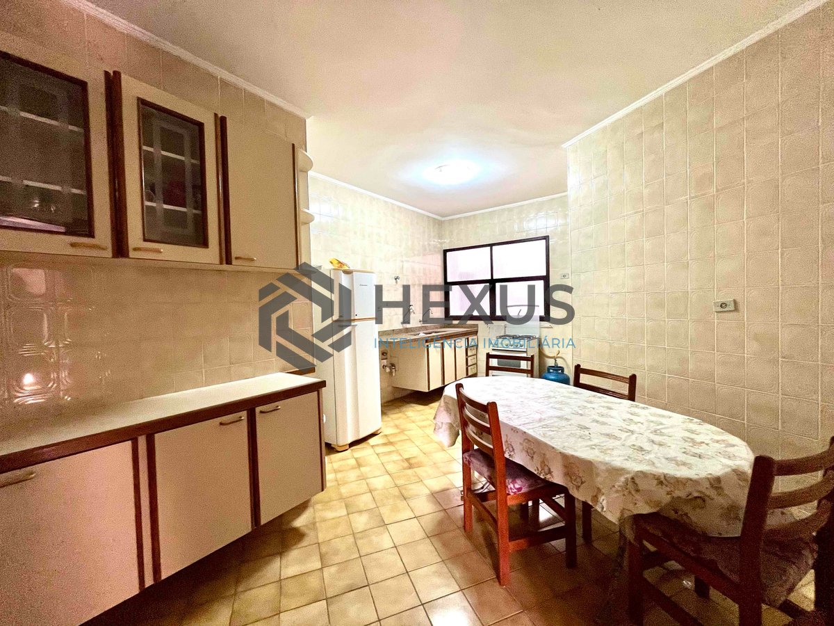 Foto 19 de Apartamento com varanda e vista mar na beira mar da Praia das Pitangueiras, Guaruja