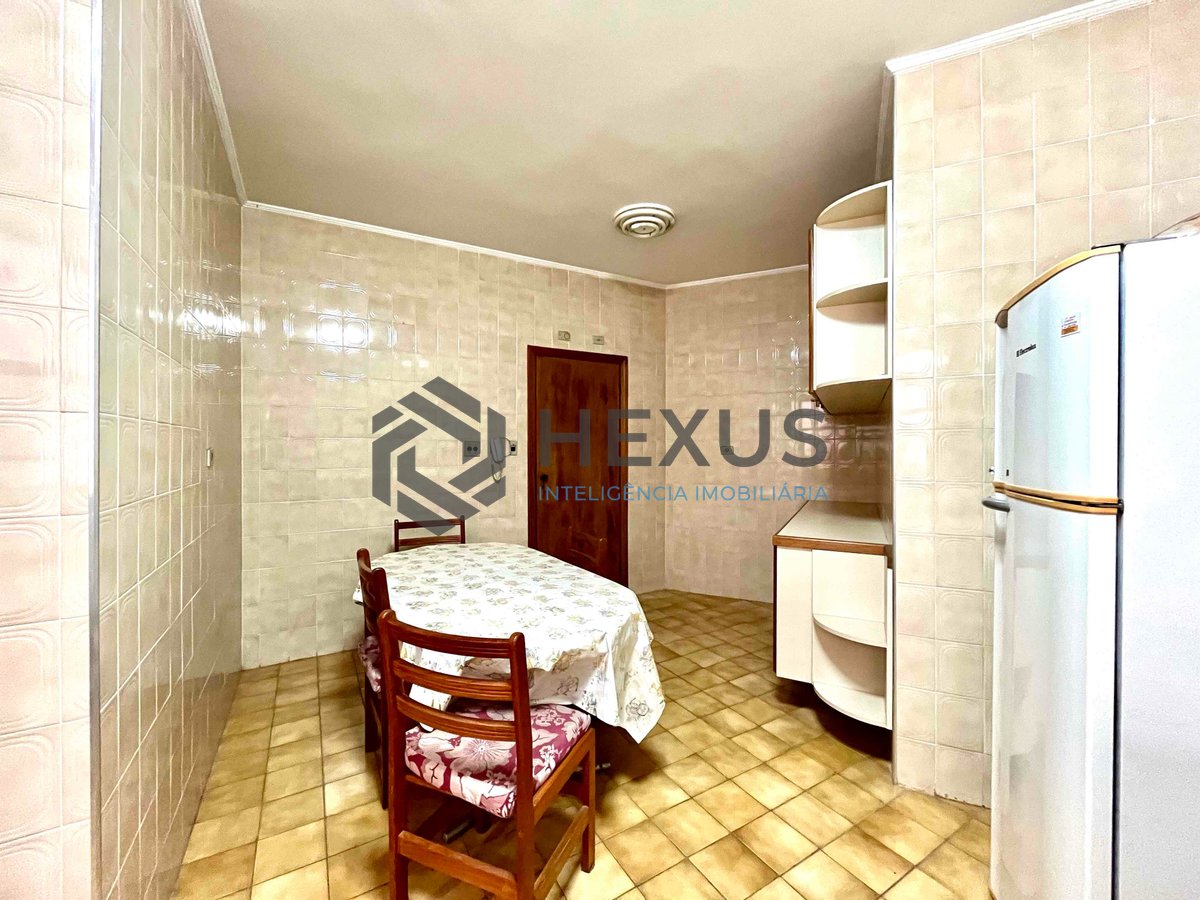 Foto 21 de Apartamento com varanda e vista mar na beira mar da Praia das Pitangueiras, Guaruja