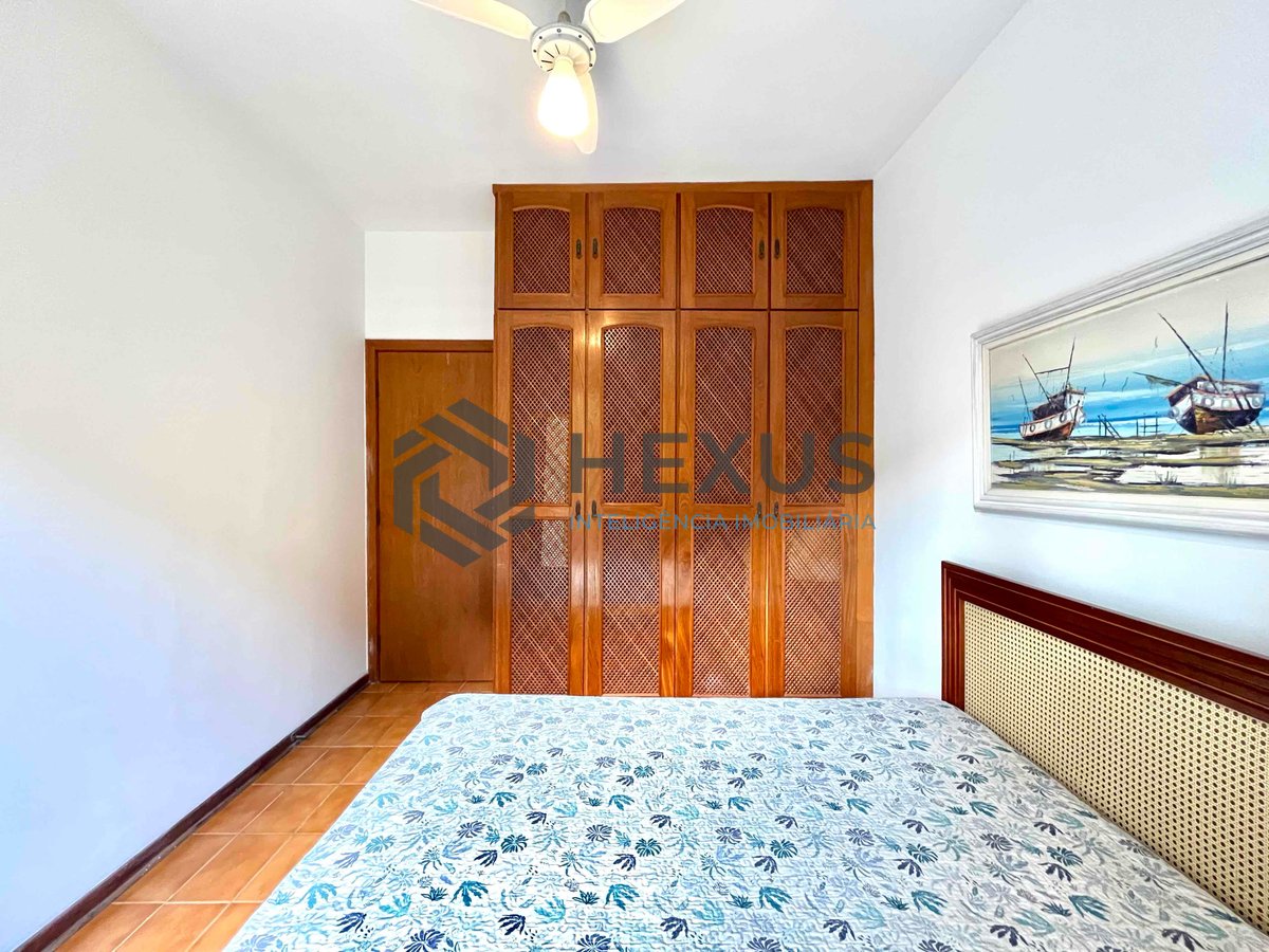 Foto 12 de Apartamento beira mar com varanda e vista mar na Praia das Pitangueiras, Guaruja | Hexus
