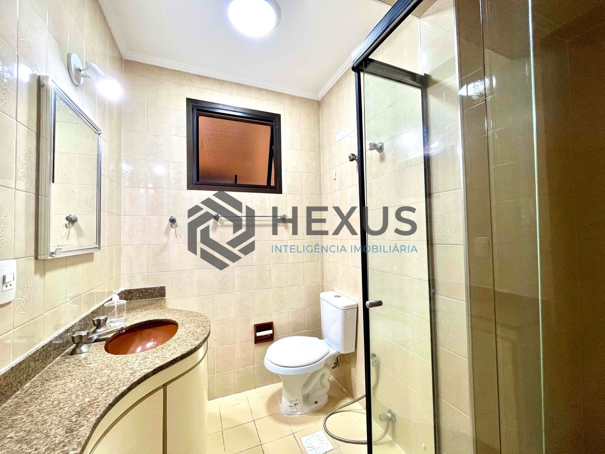 Foto 17 de Apartamento beira mar com varanda e vista mar na Praia das Pitangueiras, Guaruja | Hexus