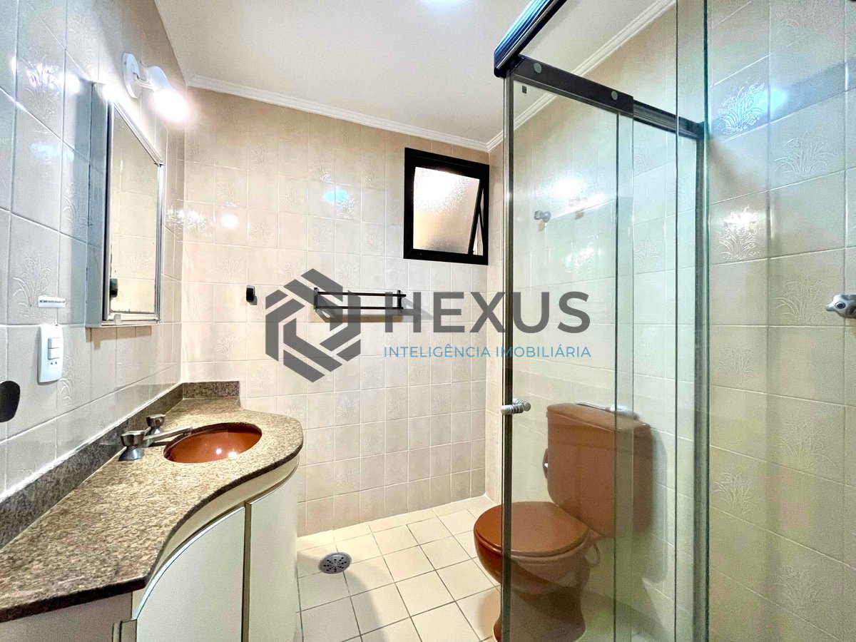 Foto 18 de Apartamento beira mar com varanda e vista mar na Praia das Pitangueiras, Guaruja | Hexus