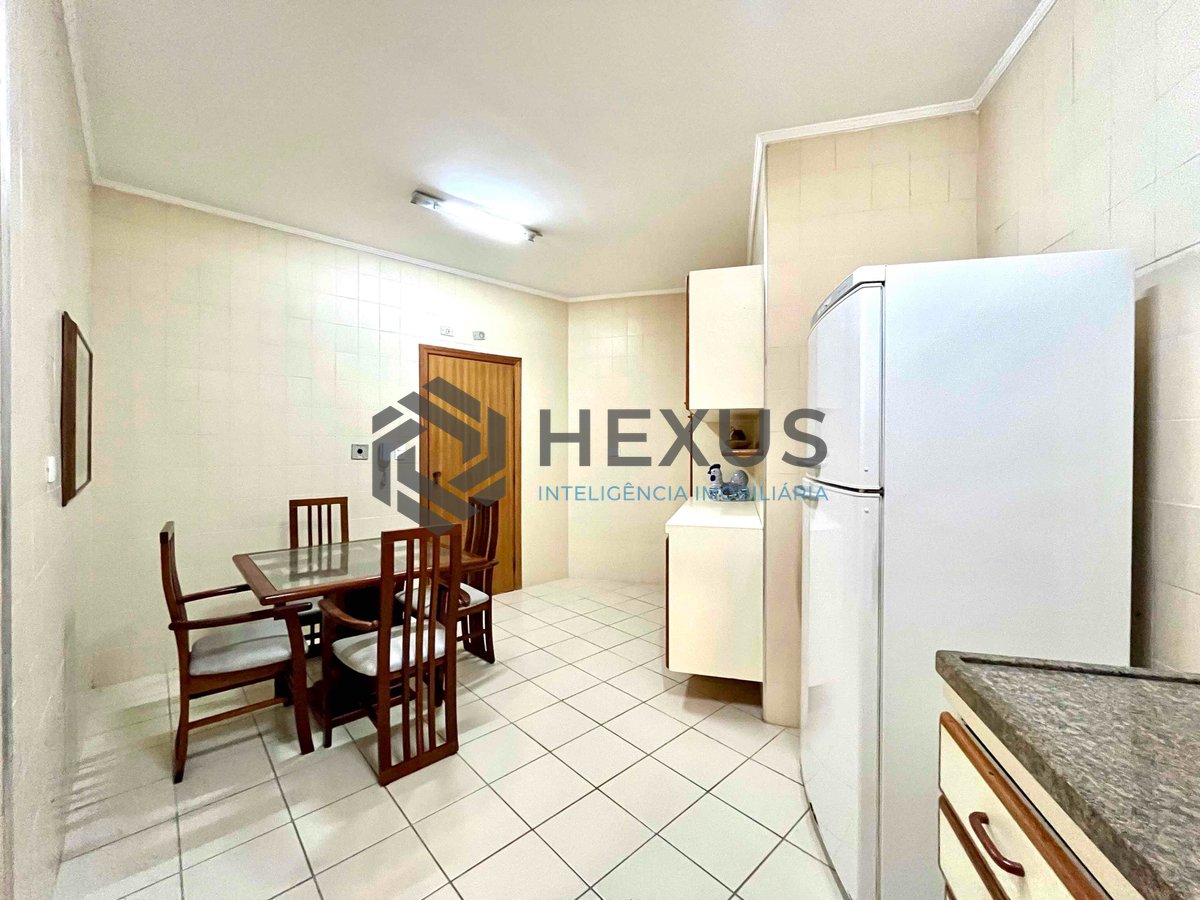 Foto 22 de Apartamento beira mar com varanda e vista mar na Praia das Pitangueiras, Guaruja | Hexus